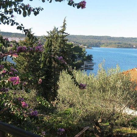 Apartments Janja - Terrace Sea View Nečujam Екстериор снимка
