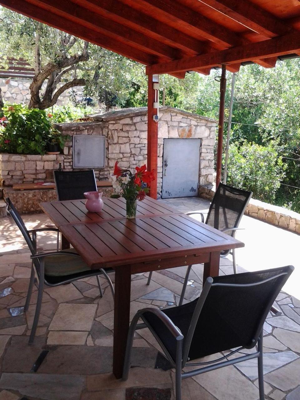 Apartments Janja - Terrace Sea View Nečujam Екстериор снимка